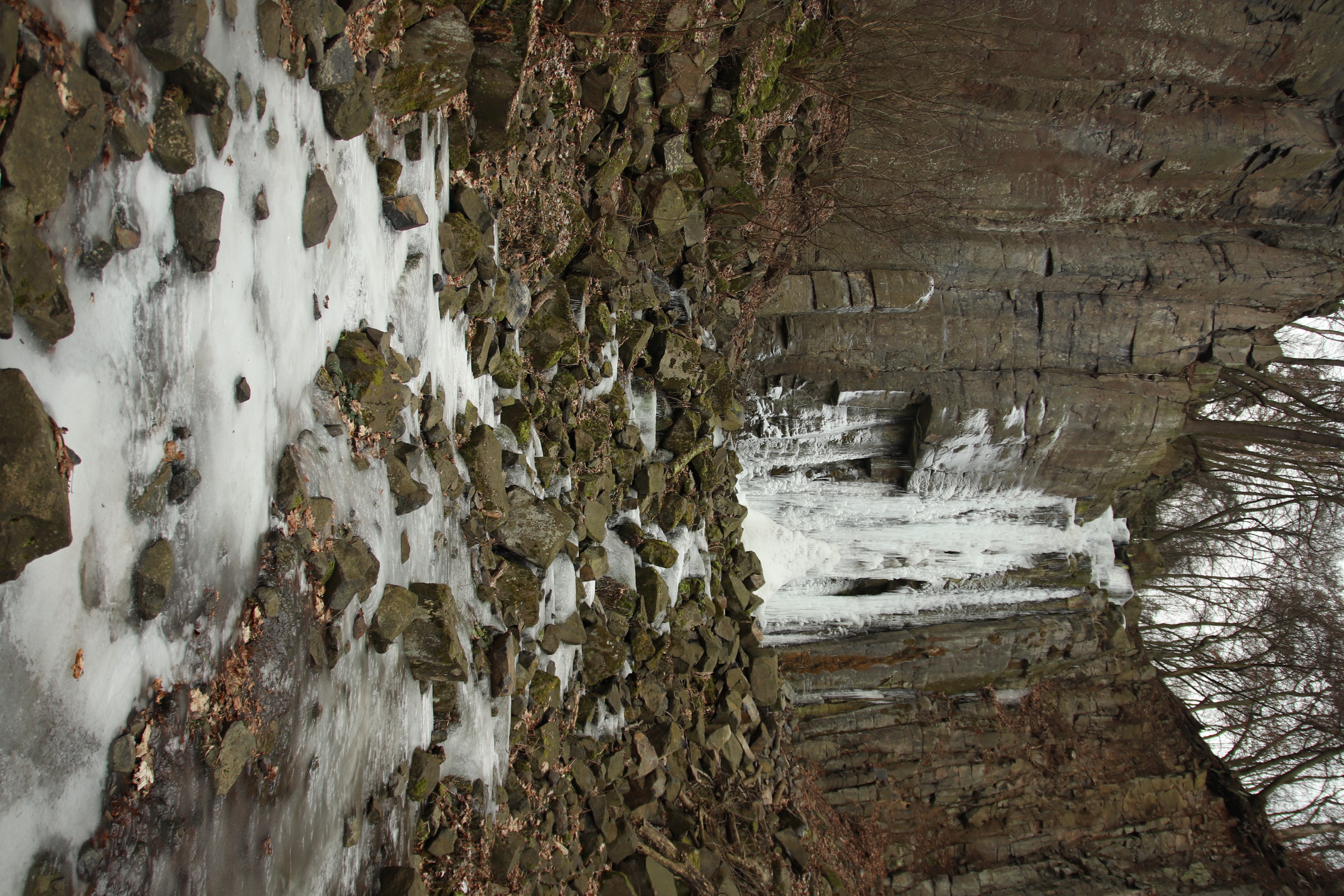 Zamrzlý Vaňovský vodopád